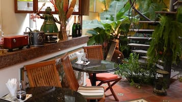 2 bares, bar de tapas