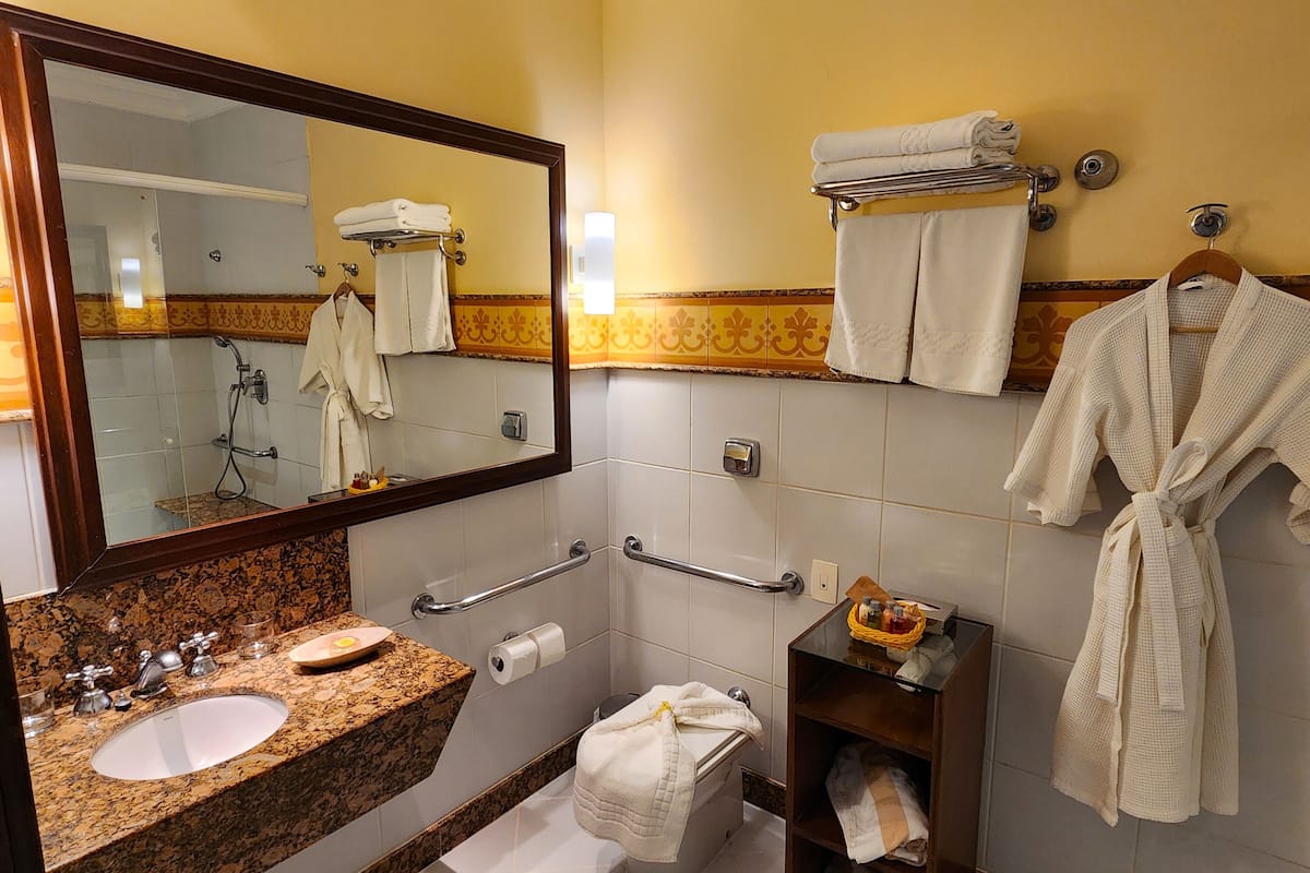 standard double room | bathroom | free toiletries, hair dryer, bathrobes, bidet