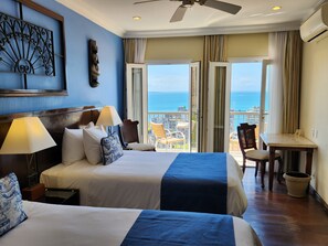 Deluxe King Bay View Varanda | Premium bedding, pillow-top beds, minibar, in-room safe - Casa do Amarelindo (Salvador)