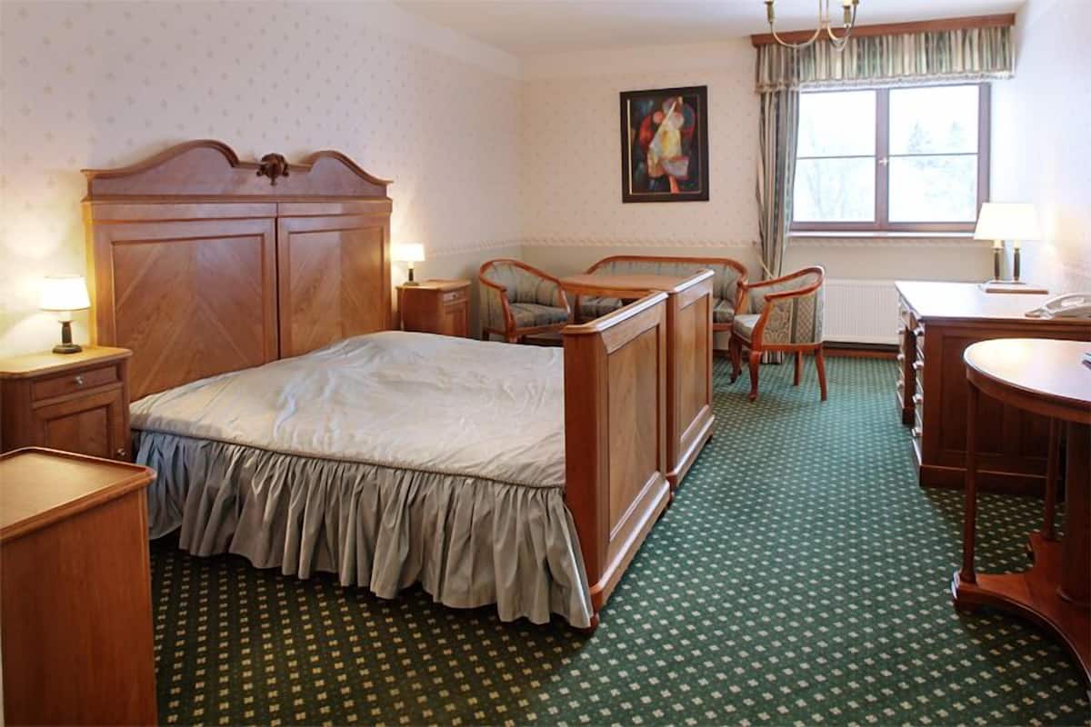 Schallisolierte Zimmer, Bügeleisen/Bügelbrett, Zustellbetten