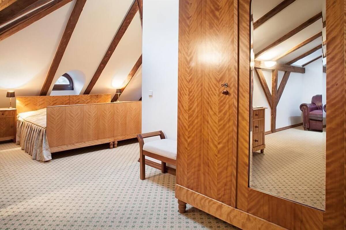 Schallisolierte Zimmer, Bügeleisen/Bügelbrett, Zustellbetten