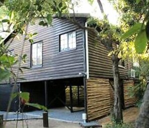 Standard Room (Bushbaby) | Exterior - Isinkwe Backpackers Bushcamp (Hluhluwe)