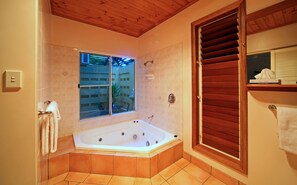 Bathroom - Eden House Retreat (Yungaburra)
