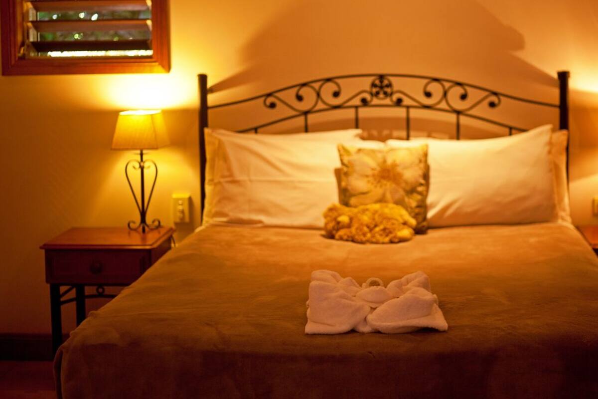 Ropa de cama de alta calidad, minibar y escritorio 