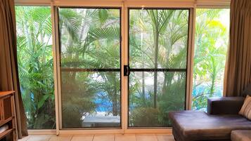 Apartemen Keluarga | Area keluarga | TV dan pemutar DVD