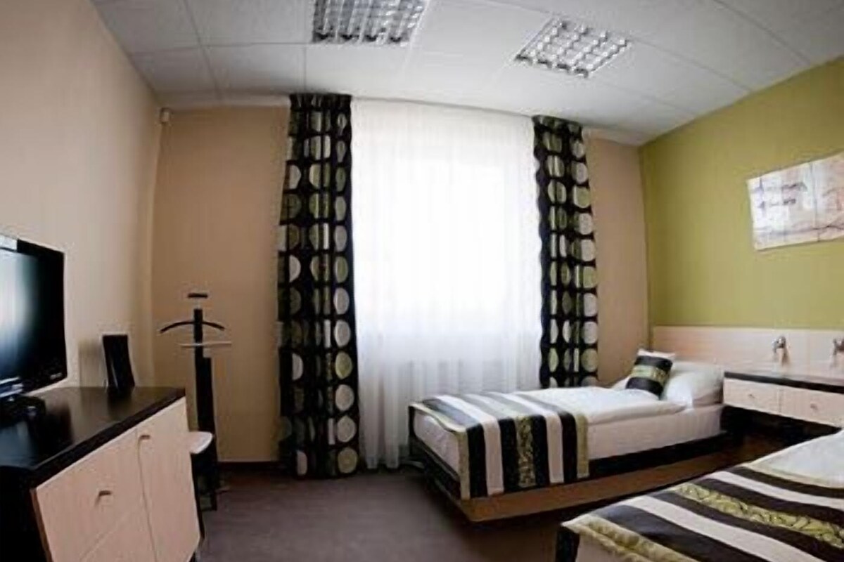 Doppelzimmer zur Einzelnutzung | Pillowtop-Betten, kostenloses WLAN