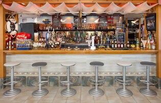 Bar (en el alojamiento)