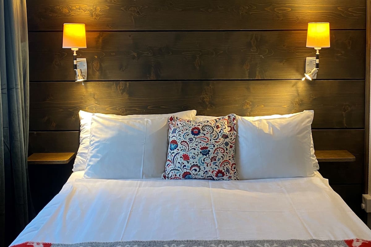 economy double room, 1 double bed | 1 bedroom, desk, blackout curtains, iron/ironing board