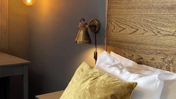 Dubbelrum | Skrivbord, mörklÀggningsgardiner, strykjÀrn/strykbrÀda och gratis wi-fi