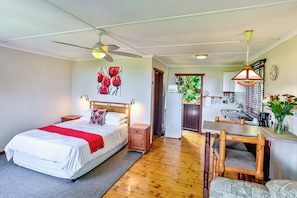 Cabin (Frangipani)