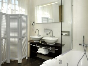 Habitación doble superior | Baño | Secadora de cabello 