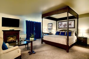 Escritorio, sistema de insonorización y tabla de planchar con plancha 