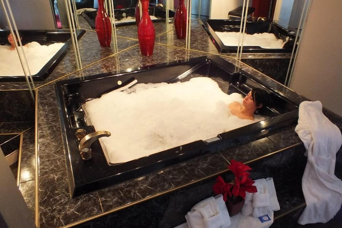 luxury studio suite, 1 king bed | jetted bathtub