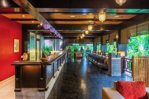 Interior entrance - O Hotel Goa, Candolim Beach (Candolim)