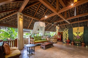 Couples treatment rooms, hot tub, body treatments, hydrotherapy - Khum Phaya Resort & Spa Boutique Collection (Chiang Mai)