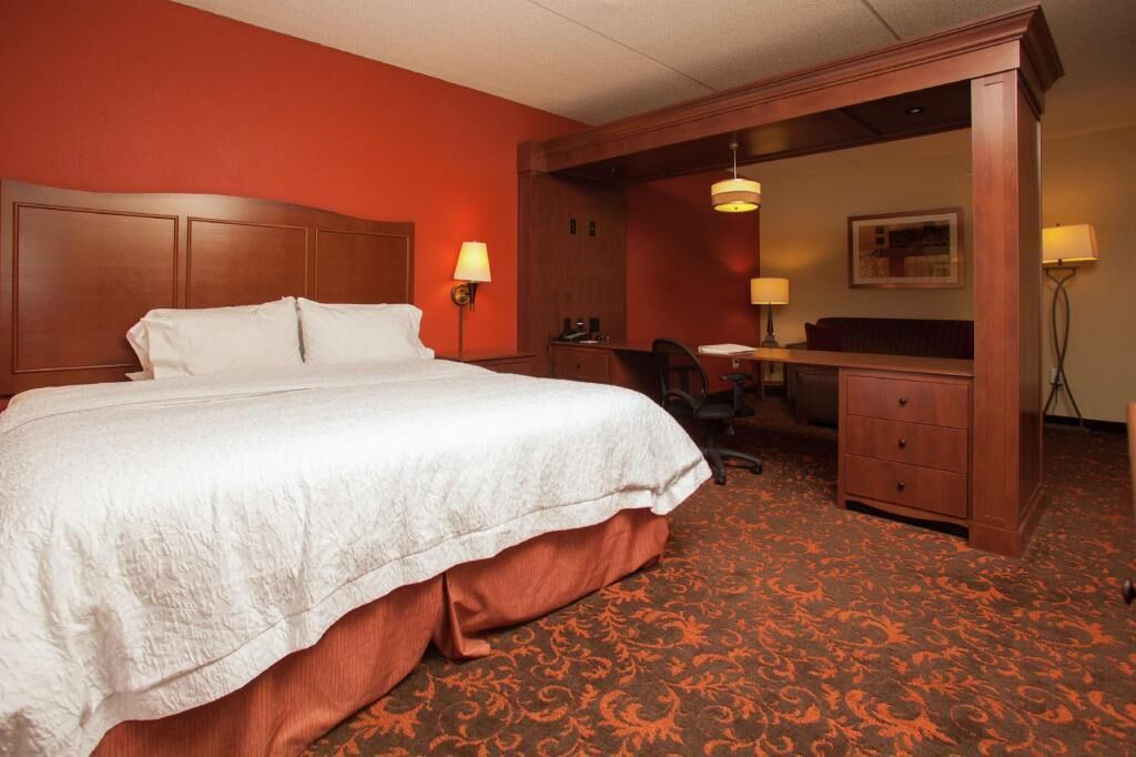 Hypo-allergenic bedding, in-room safe, blackout curtains, soundproofing