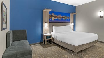 Standard Room, 1 King Bed, Accessible, Kitchen | Premium bedding, pillowtop beds, desk, laptop workspace