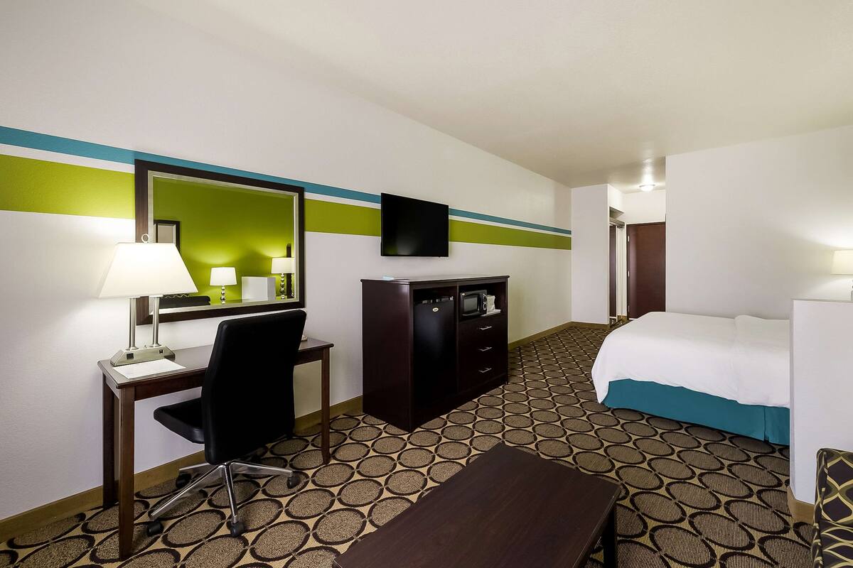 desk, laptop workspace, iron/ironing board, free cots/infant beds