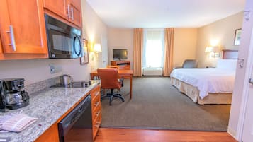 Full-sized fridge, microwave, dishwasher, coffee/tea maker