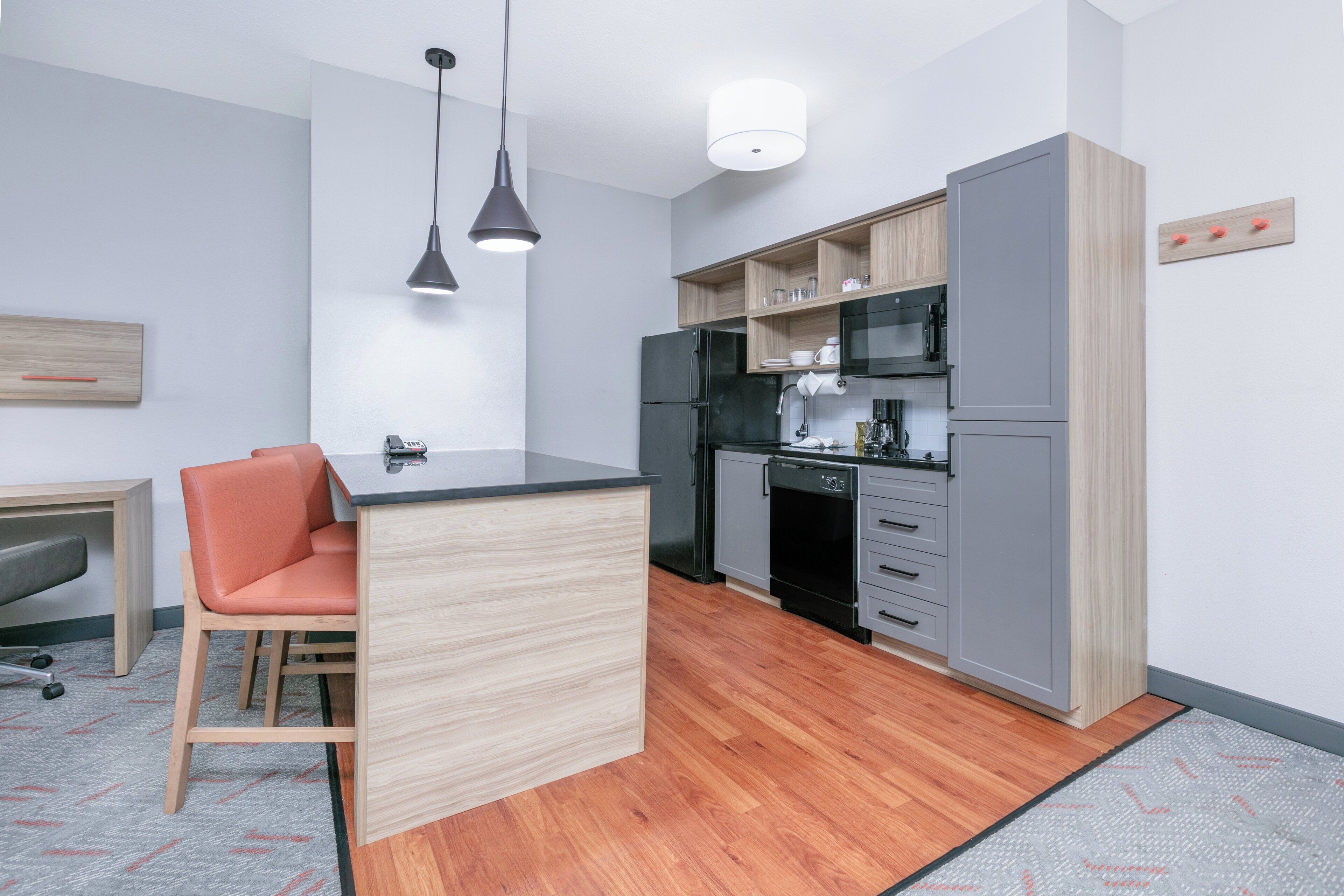 1 bedroom, in-room safe, desk, iron/ironing board