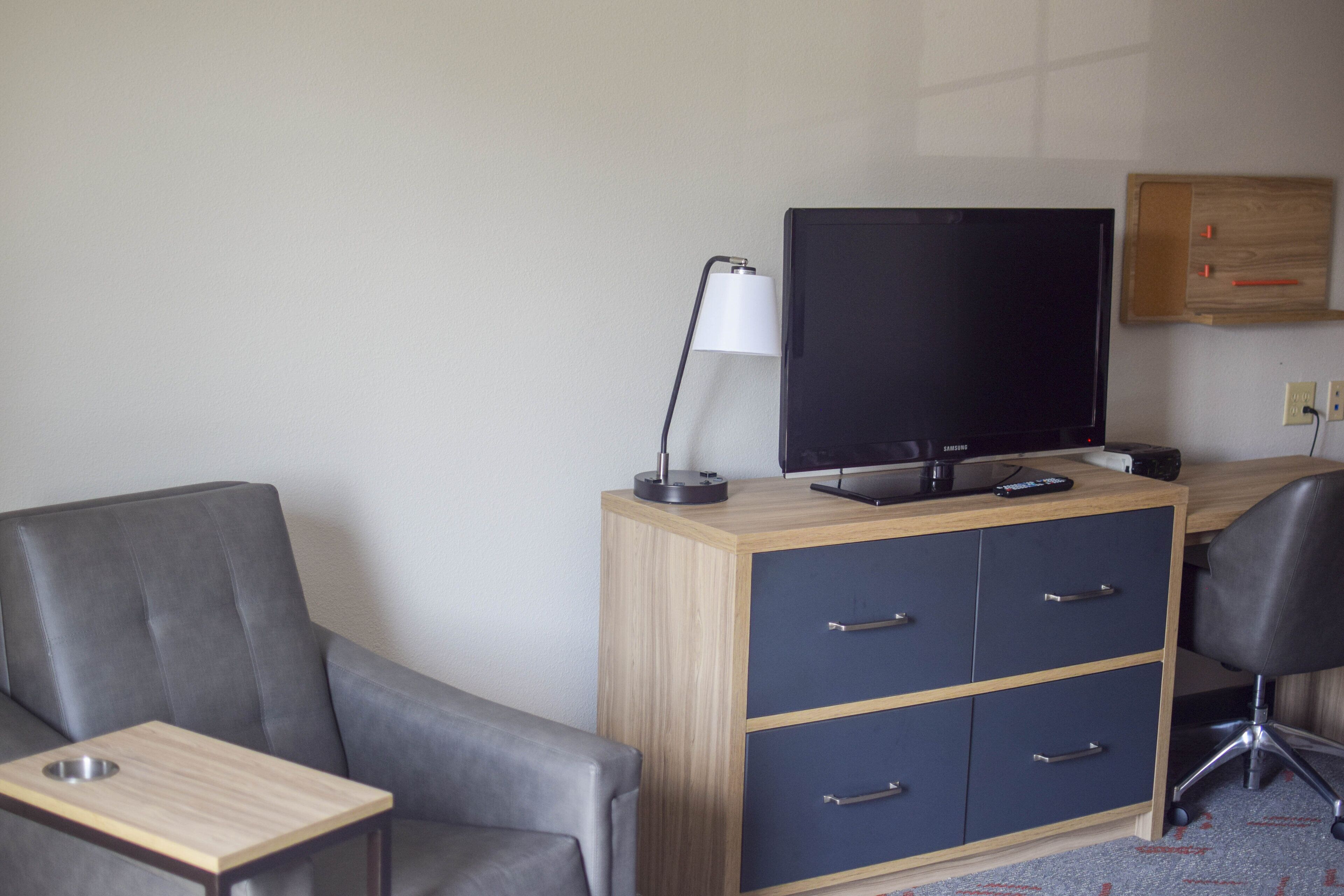 studio suite, 2 queen beds, kitchen | room amenity