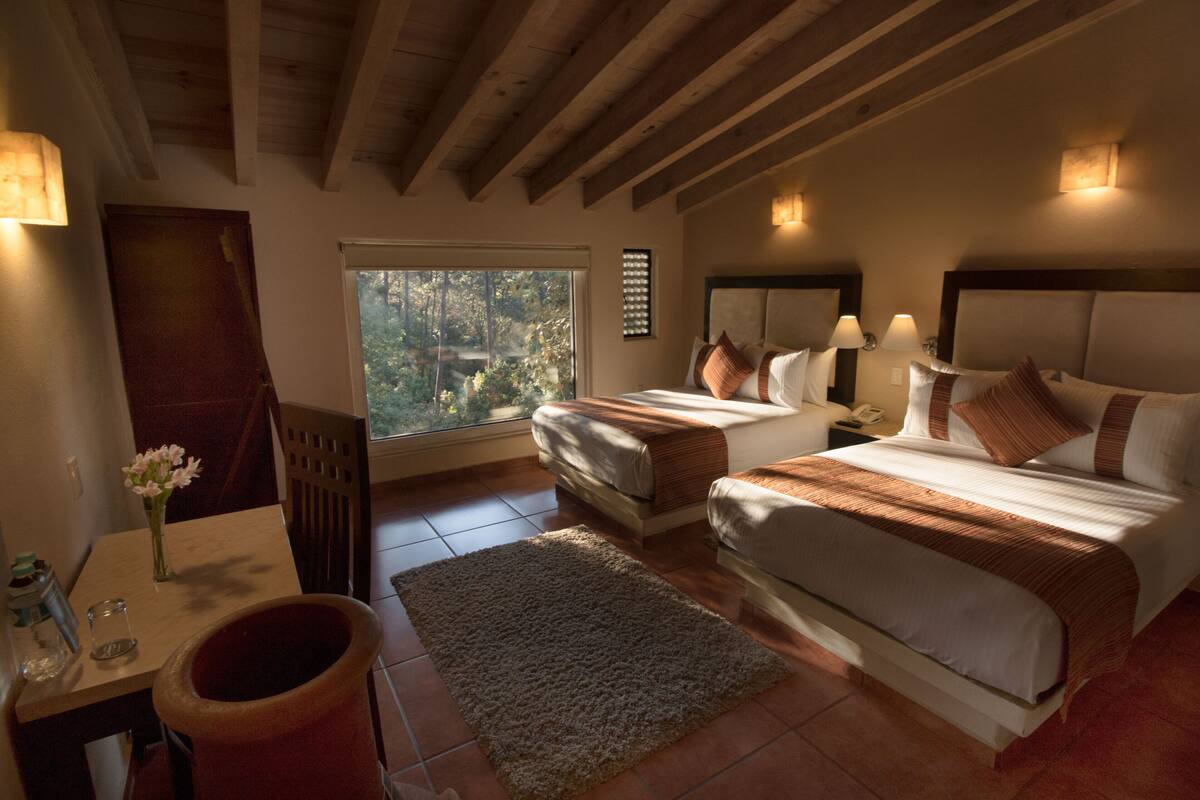 1 bedroom, desk, free wifi