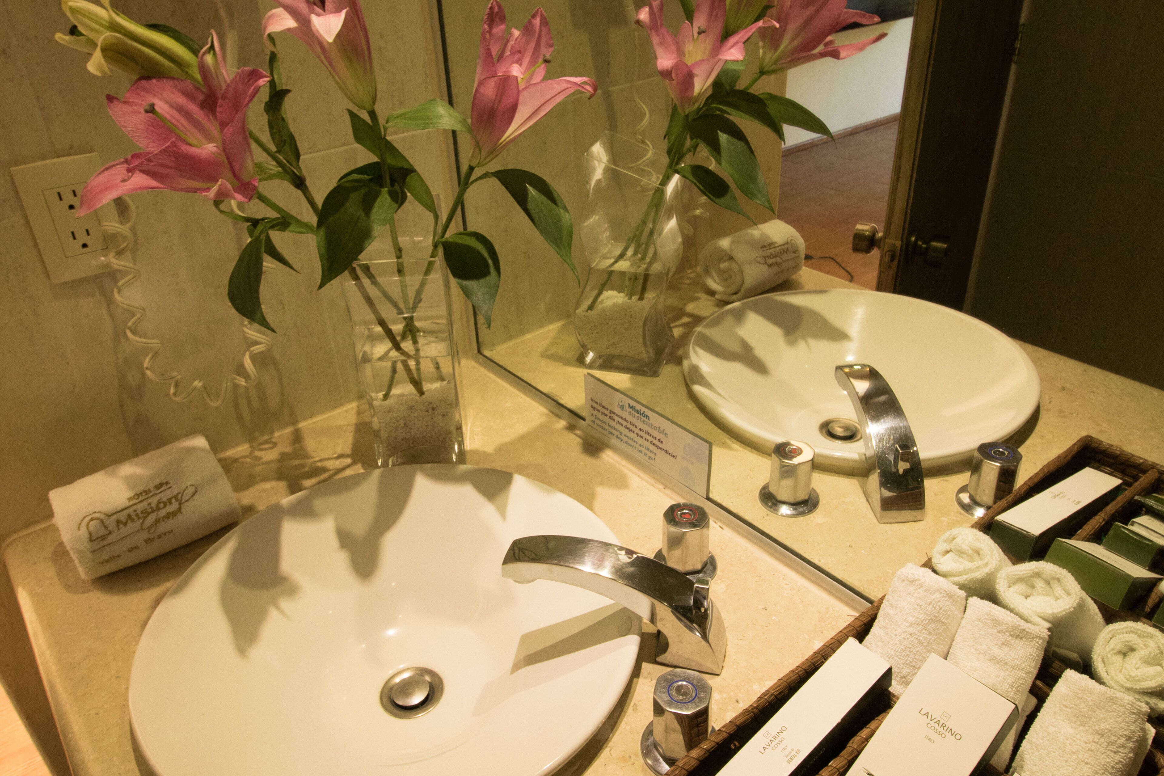 shower, free toiletries, towels