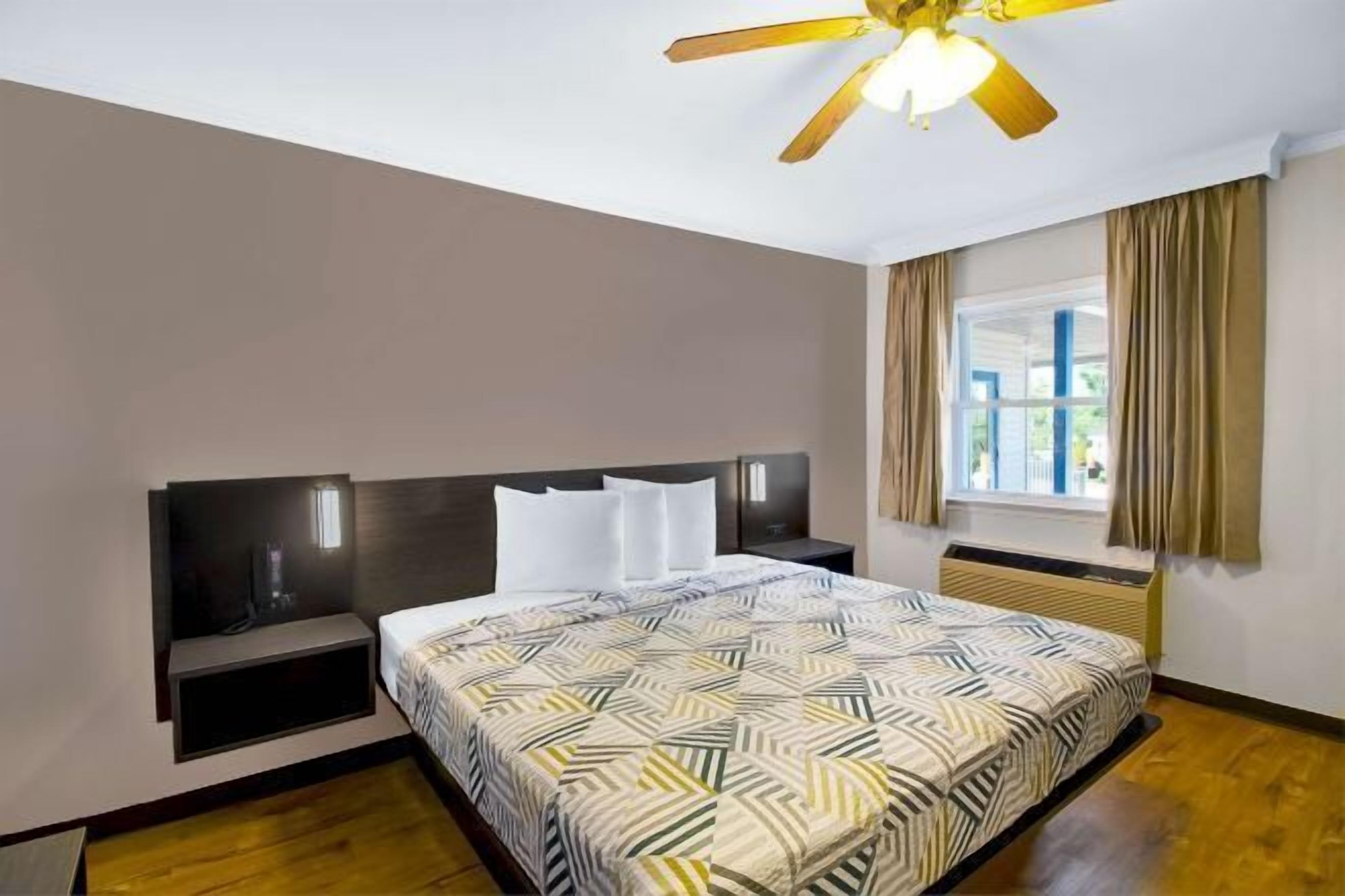 Free WiFi, bed sheets