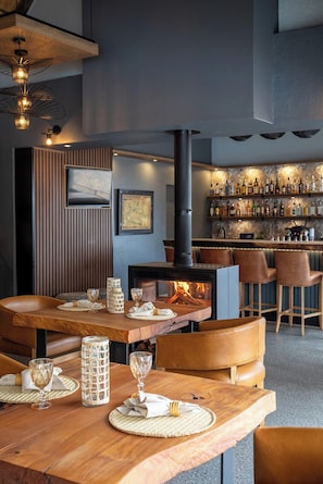 Dining - Tuningi Safari Lodge (Ramotshere Moiloa)