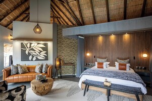 奢华双人房或双床房 | 高档床上用品、迷你吧、客房内保险箱、特色装修