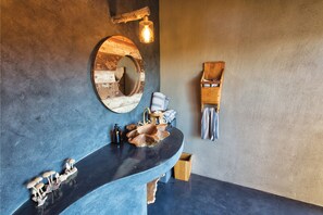 Gym - Tuningi Safari Lodge (Ramotshere Moiloa)