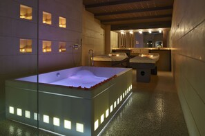 Salas de tratamientos para parejas, sauna, bañera de hidromasaje 