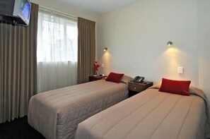 Standard Room, 2 Single Beds | Premium bedding, Select Comfort beds, in-room safe