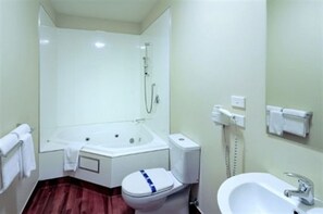 Basic-Suite, Badewanne | Whirlwanne