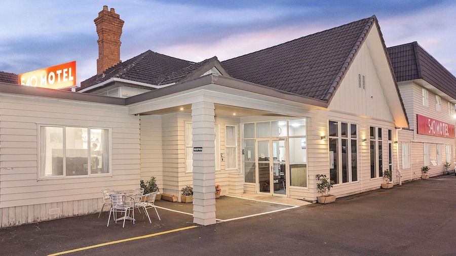 540 on Great South Motel