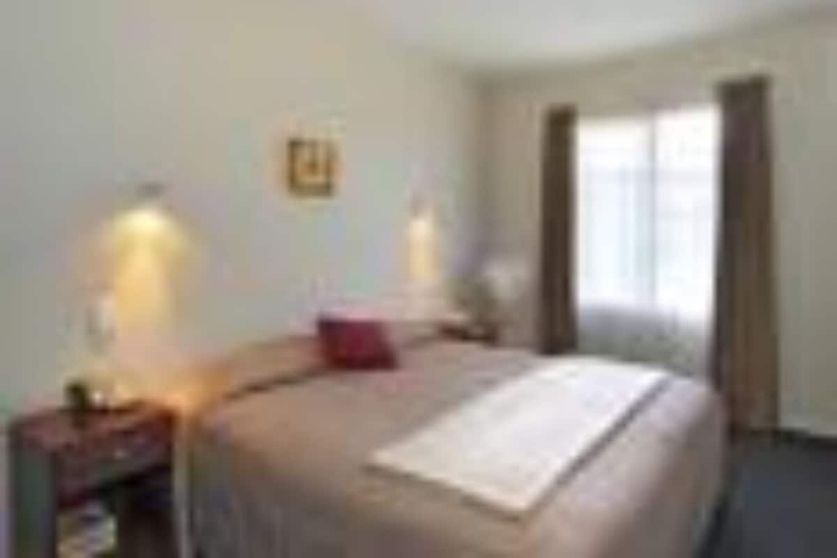 Premium bedding, Select Comfort beds, in-room safe