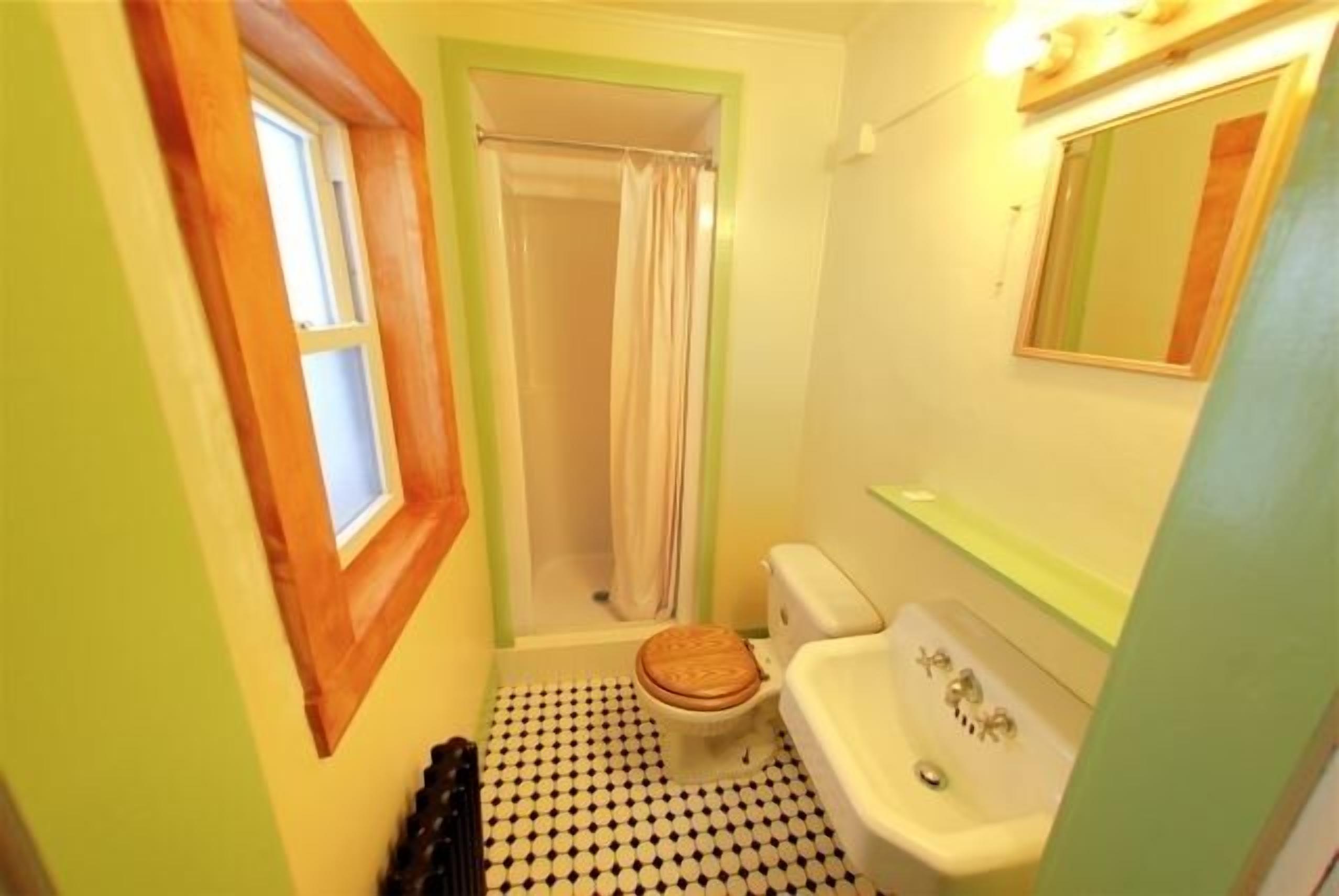 two twin bed room with private bathroom (pets not allowed) | bathroom | towels