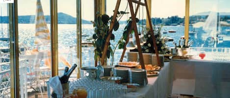 Daily buffet breakfast (EUR 15.00 per person)