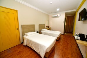 Habitación con 1 cama matrimonial o 2 individuales | Caja de seguridad en la habitación, escritorio y insonorización 