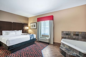 Rom – deluxe, 1 kingsize-seng, ikke-røyk | Sengetøy av topp kvalitet, skrivebord og blendingsgardiner