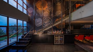 大堂酒廊、園景、天天營業