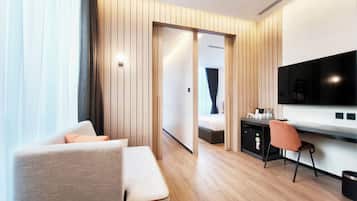 Suite Studio Familiale, plusieurs lits (with Bunk Bed) | Coffres-forts dans les chambres, bureau