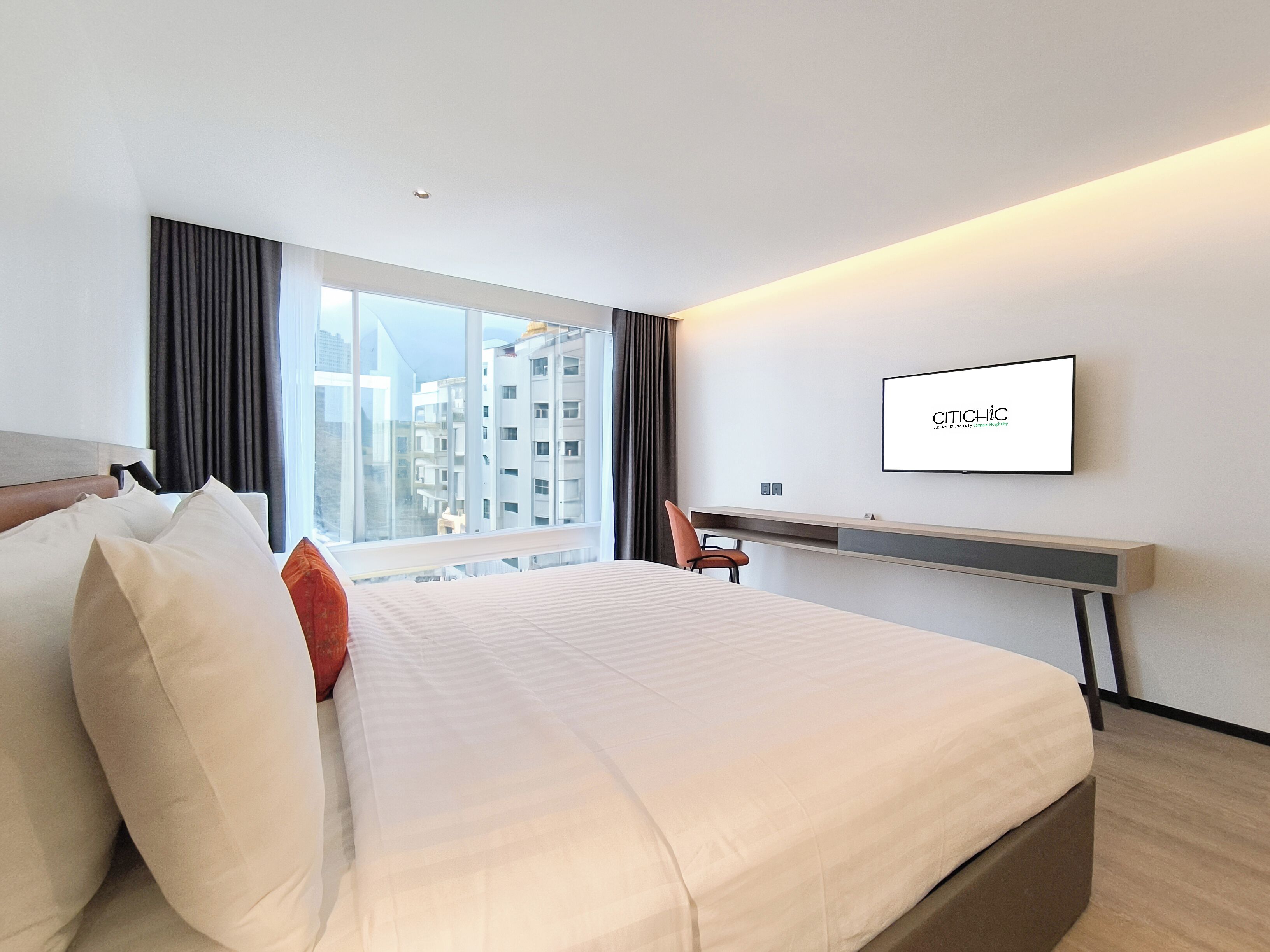 premier room | 1 bedroom, in-room safe, desk, laptop workspace