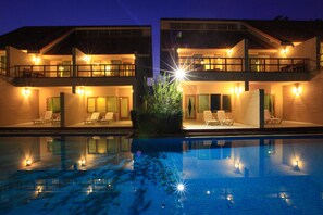 Deluxe Pool Access | 部屋からの景観