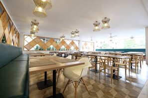 Spécialités Cuisine locale et internationale