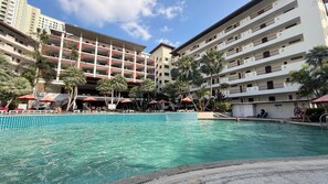 Outdoor pool - Sunday Wongamat Privacy Pattaya (Pattaya)