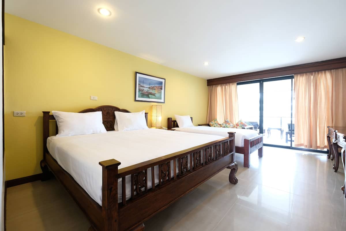In-room safe, desk, blackout curtains, free WiFi