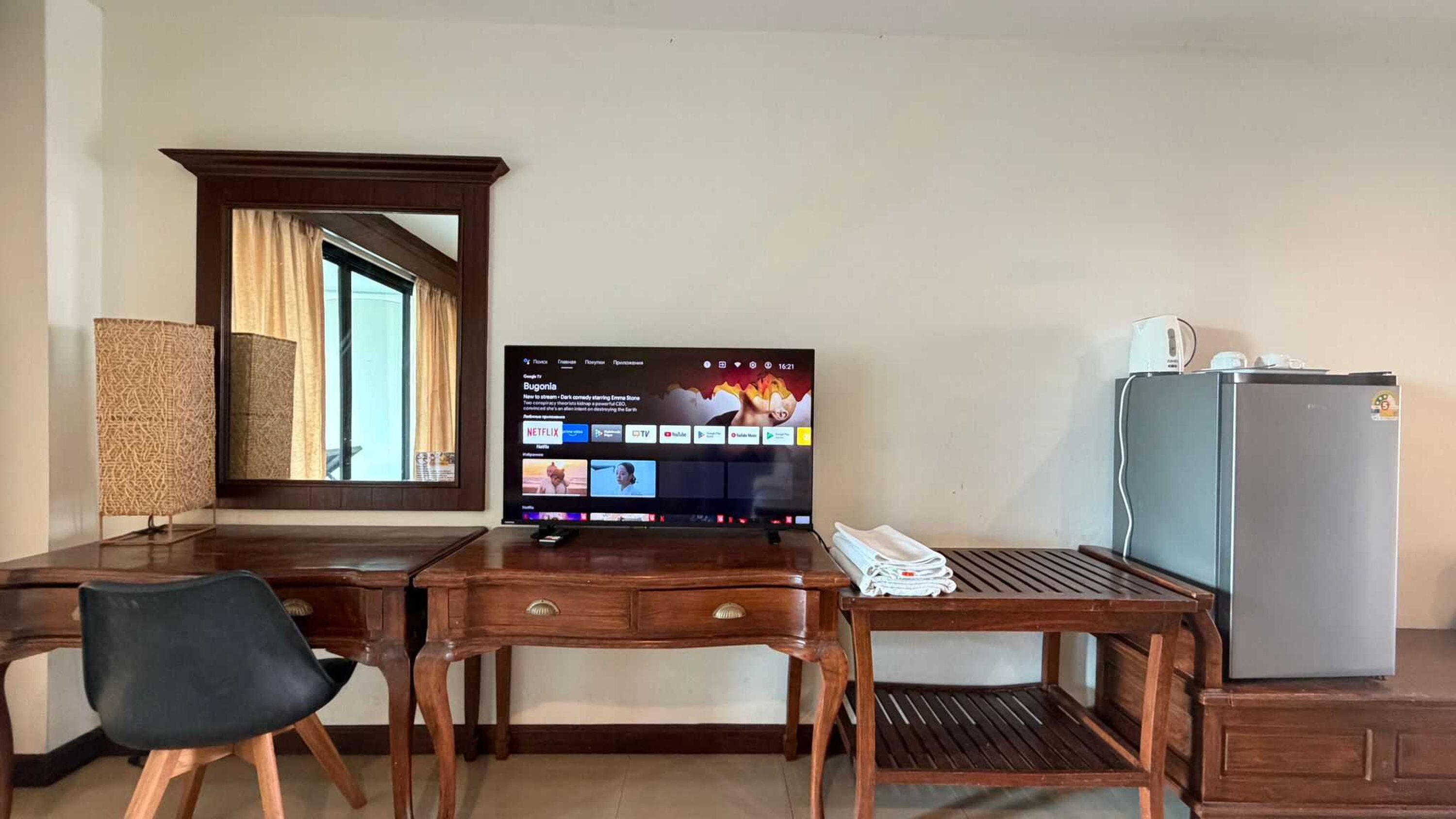 Deluxe Twin Room | In-room safe, desk, blackout curtains, free WiFi