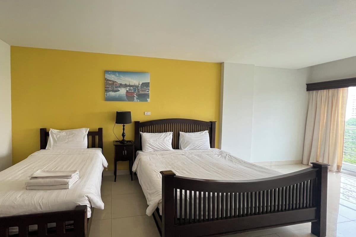 In-room safe, desk, blackout curtains, free WiFi