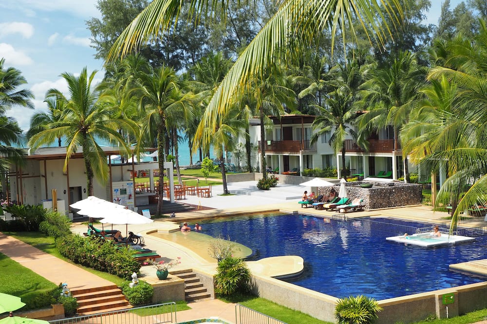 The Briza Beach Resort Khaolak